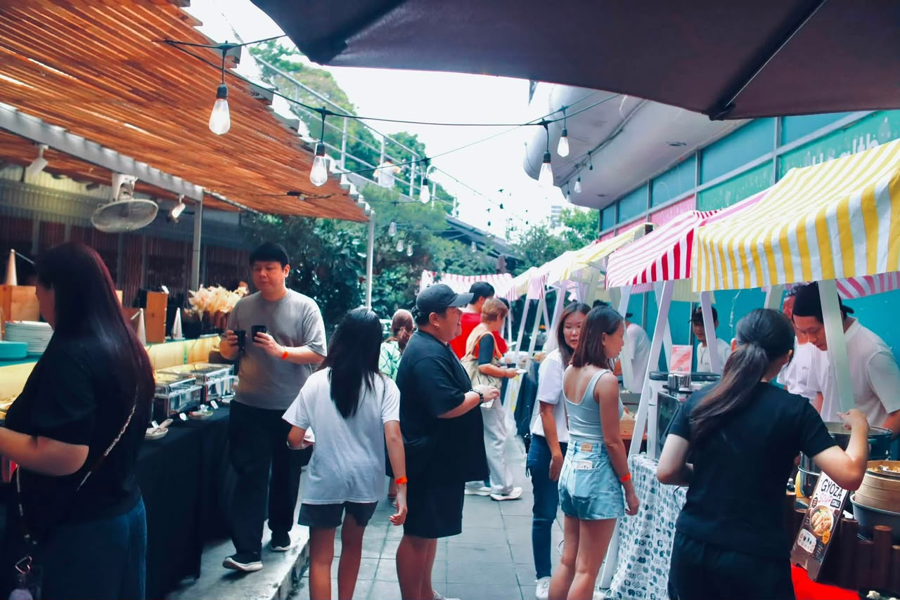 Live food stalls in the garden